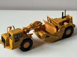 Big Wheel Tractor Scraper Construction Vehicle Model Diecast Amercom 1:64