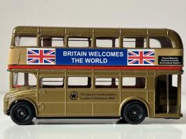 Limited Edition Bus Queen Elizabeth II 2002 British Model Diecast Car Oxford