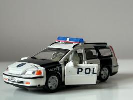 Volvo V70 Wagon Helsinki Police Finland Car Model Toy Diecast Amercom 1:43