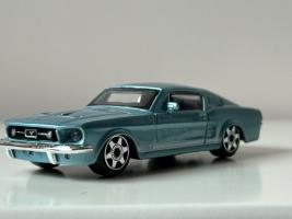 Ford Mustang GT American Sports Car Model Diecast 1:43 Scale Bburago