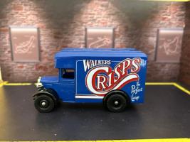 1932-34 Dennis Walkers Crisps Vintage Car Van British Model Diecast