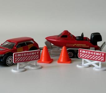 Playset Street Machines Fire Rescue Car Boat Model Diecast Toy 1:64 Teamsterz