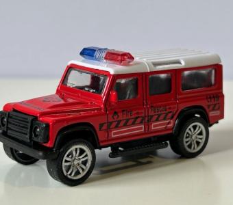 Land Rover Ambulance Fire Rescue Car Model Diecast Toy Probably 1:64 Scale