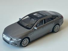 Jaguar XJ 2010 British Car Model Metal Diecast Toy Grey 1:43 Welly