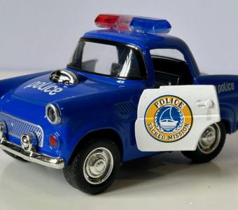 Chevrolet? Police Classic American Car Model Diecast 1:38 Scale Try Me