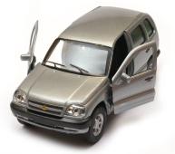 2003 Chevrolet Niva Popular USA Car Model Diecast 1:34-1:39 Scale Welly