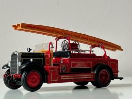 1934 Leyland FK1 UK British Fire Brigade Truck Model Diecast Amercom 1:50