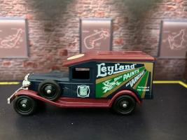 Packard 1933-1936 -  Leyland Paints American Classic Car Delivery Model Diecast