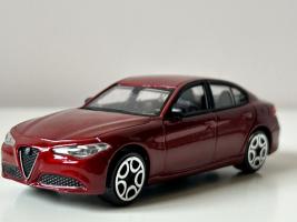 Alfa Romeo Giulia Italian Sports Car Model Diecast Toy Red 1:43 Bburago