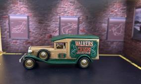 Packard 1933-1936 -  Walkers Crisps Gold American Classic Car Delivery Model Diecast