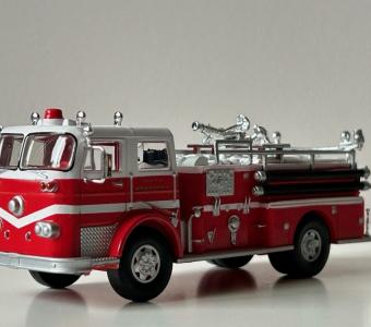 1971 Seagrave K-type Pumper USA Fire Truck Model Diecast Amercom 1:64