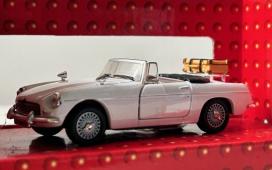 MGB Convertible British Car Model Diecast White 1:43 Free Wheeling Cararama