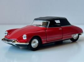 Citroen DS 19 Cabriolet French Classic Car Model Diecast Red 1:34 Welly