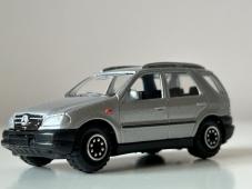 Mercedes-Benz M-Class Luxury Germany Car Model Diecast 1:60 Scale Welly