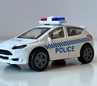 Volkswagen? Police Car Model White Diecast Toy Pull-Back Action 1:55 Scale