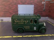 1932-34 Dennis Garden Fruits Vintage Car Van British Model Diecast