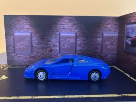 Bugatti EB 110 Italian Sports Car Model Diecast Blue Opening Doors Maisto