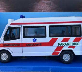 Mercedes Ambulance Paramedics Model Diecast Car 1:43 Free Wheeling Cararama