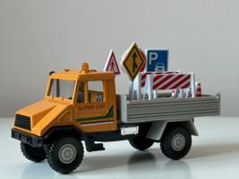 Mercedes-Benz Unimog + Cone Signs Street Car Model Diecast Welly 1:34-1:39 Scale