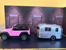 Jeep with Trailer/Caravan Diecast Car Pink/Silver Pull Back 1:60 Scale