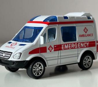Ambulance 911 Emergency Car Van Model Diecast Toy 1:50-1:60 Scale