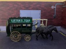 Horse Drawn Carriage Lipton's Teas Replica Model Diecast