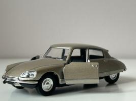 1973 Citroen DS 23 French Classic Car Model Gold Metal Diecast Toy 1:34 Welly