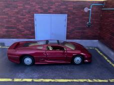 Jaguar XJ220 British Sports Car Model Diecast Toy Red 1:40 Opening Doors