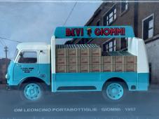 Leoncinio Portabottigle Giommi (1957) Truck Model Diecast Salvat 1:43 Scale