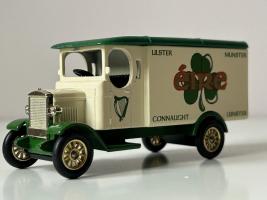 1931 Morris Van Eire Shamrock Legendary British Car Model Diecast 1:72 Scale