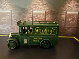 1932 Dennis Smedley's Garden Fruits Vintage Car Van British Model Diecast