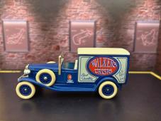 Packard 1933-1936 -  Walkers Crisps American Classic Car Delivery Model Diecast