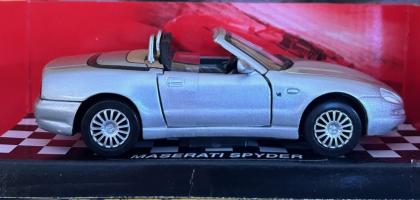 Maserati Spyder Italian Sports Car Model Diecast 1:32 (14 cm) Window Scratched