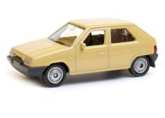 Skoda Favorit Czech Republic Car Model Cream Diecast 1:60 Scale Welly