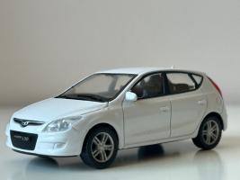 Hyundai i30 Korean Family Car Model Metal Diecast Toy White 1:43 Welly